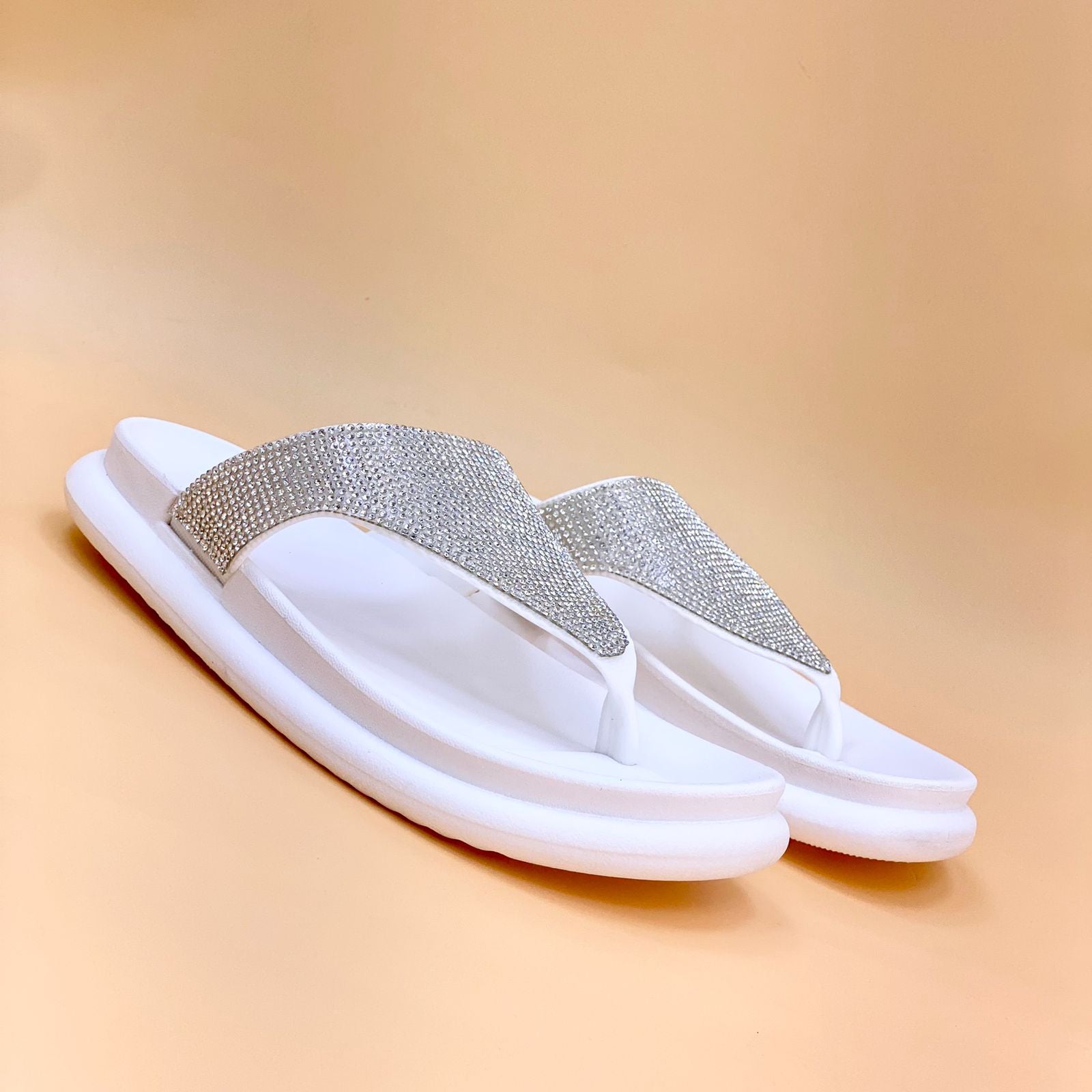 NEW , WOMEN SLIPPERS S38