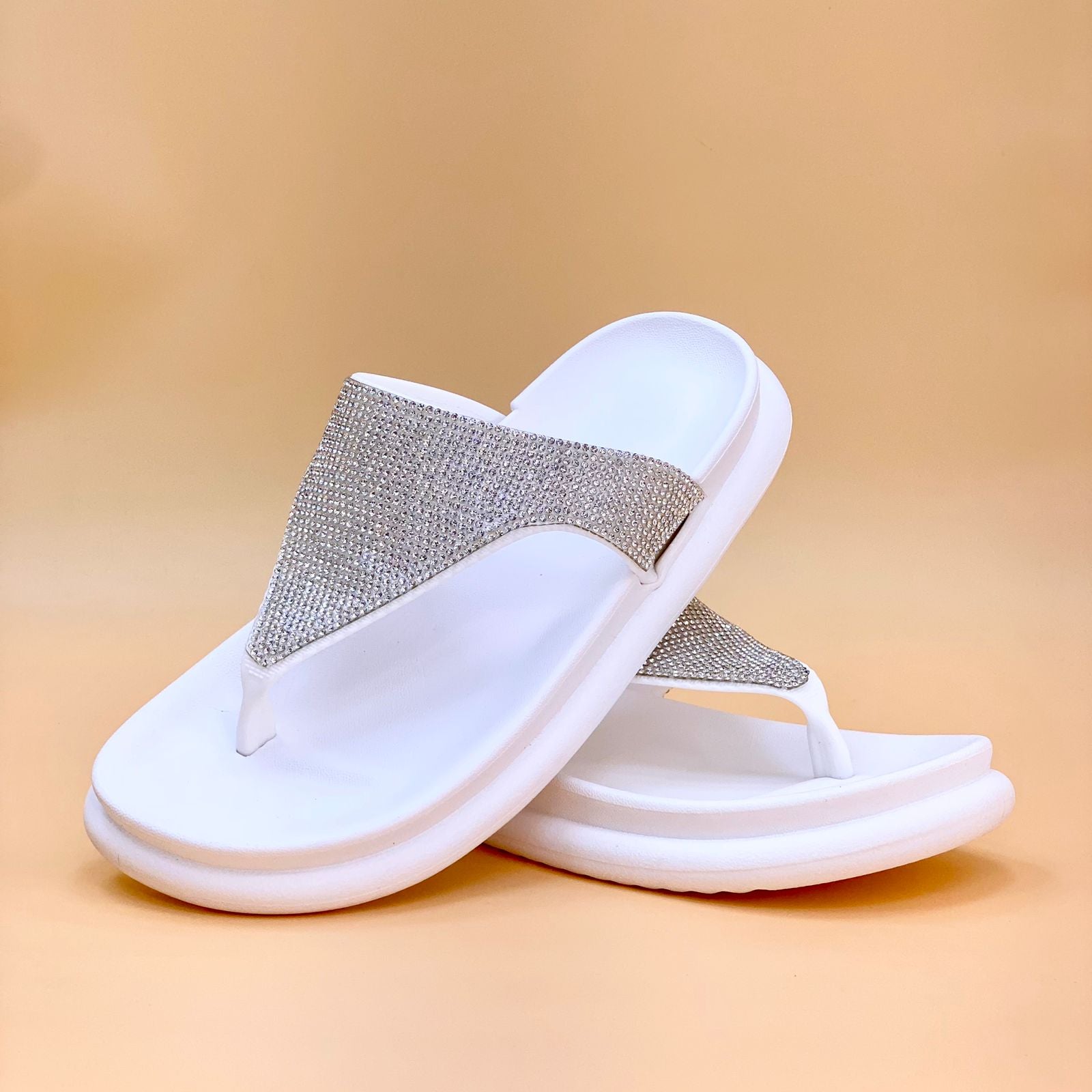 NEW , WOMEN SLIPPERS S38