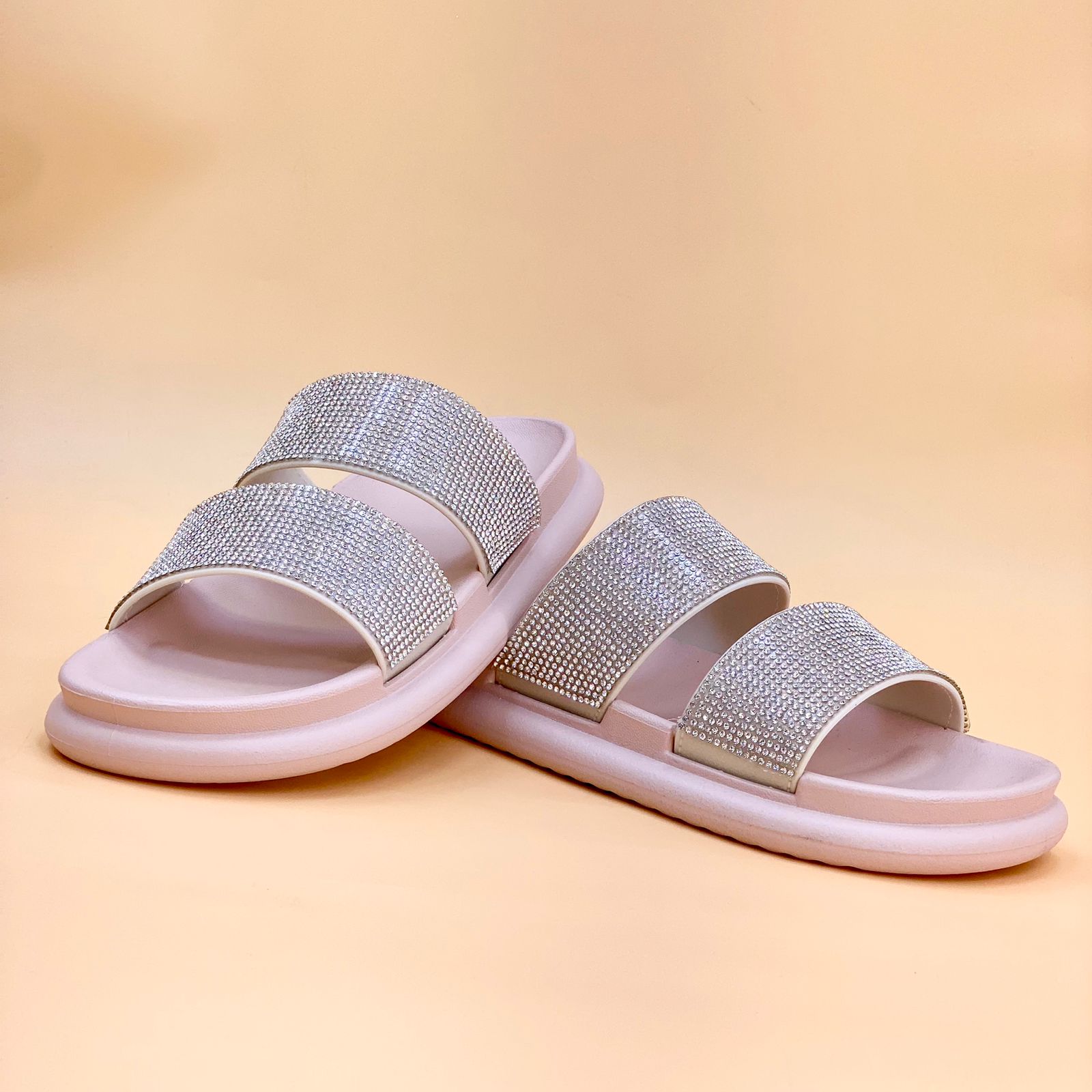 NEW , WOMEN SLIPPERS S39