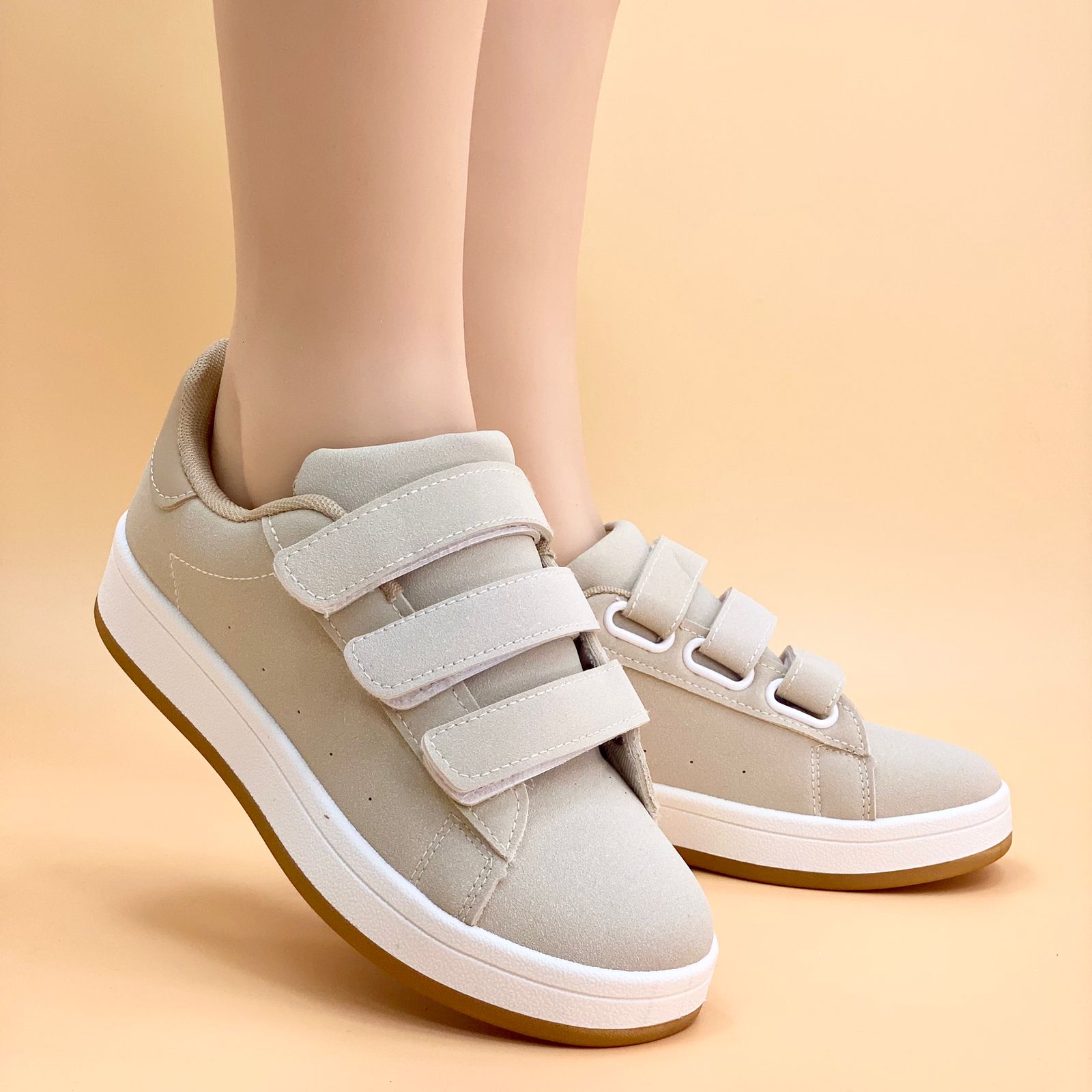 NEW , WOMEN SHOES W570